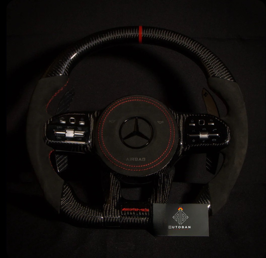 Volant Carbone personnalisé Mercedes AMG